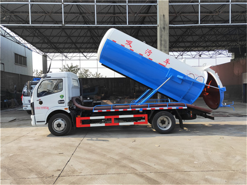 東風牌8方吸污車