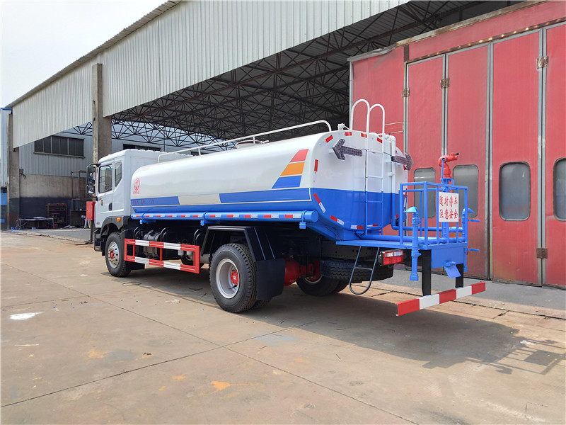 國六15方東風D9灑水車