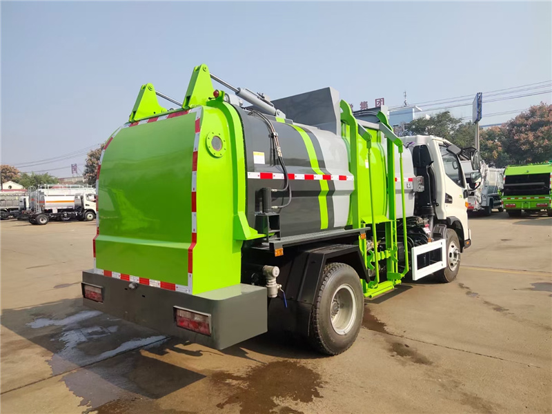 江淮7方餐廚垃圾車(方罐)