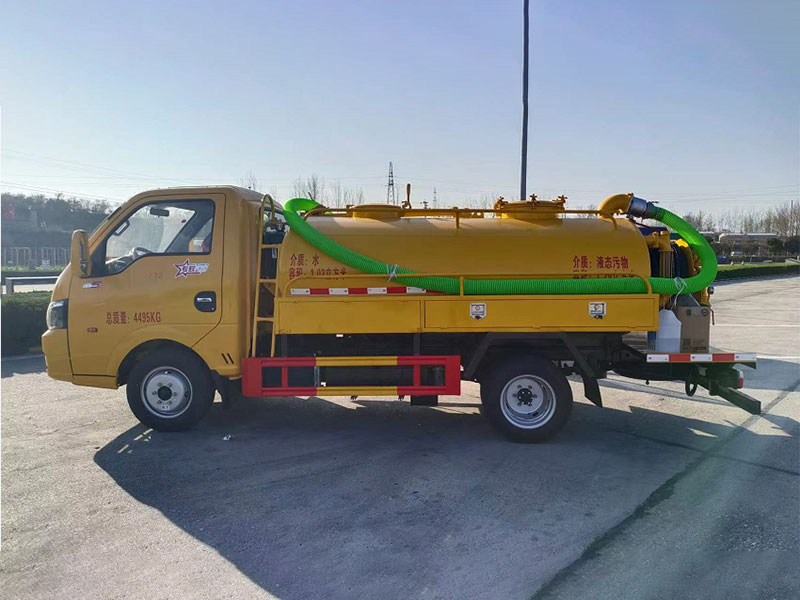 小型清洗吸污車