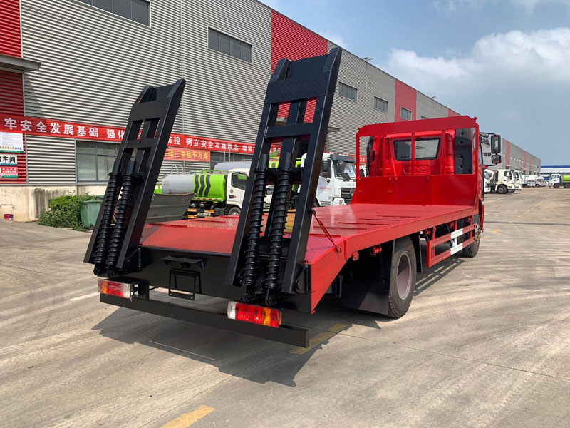 解放J6L國(guó)六平板車(chē)