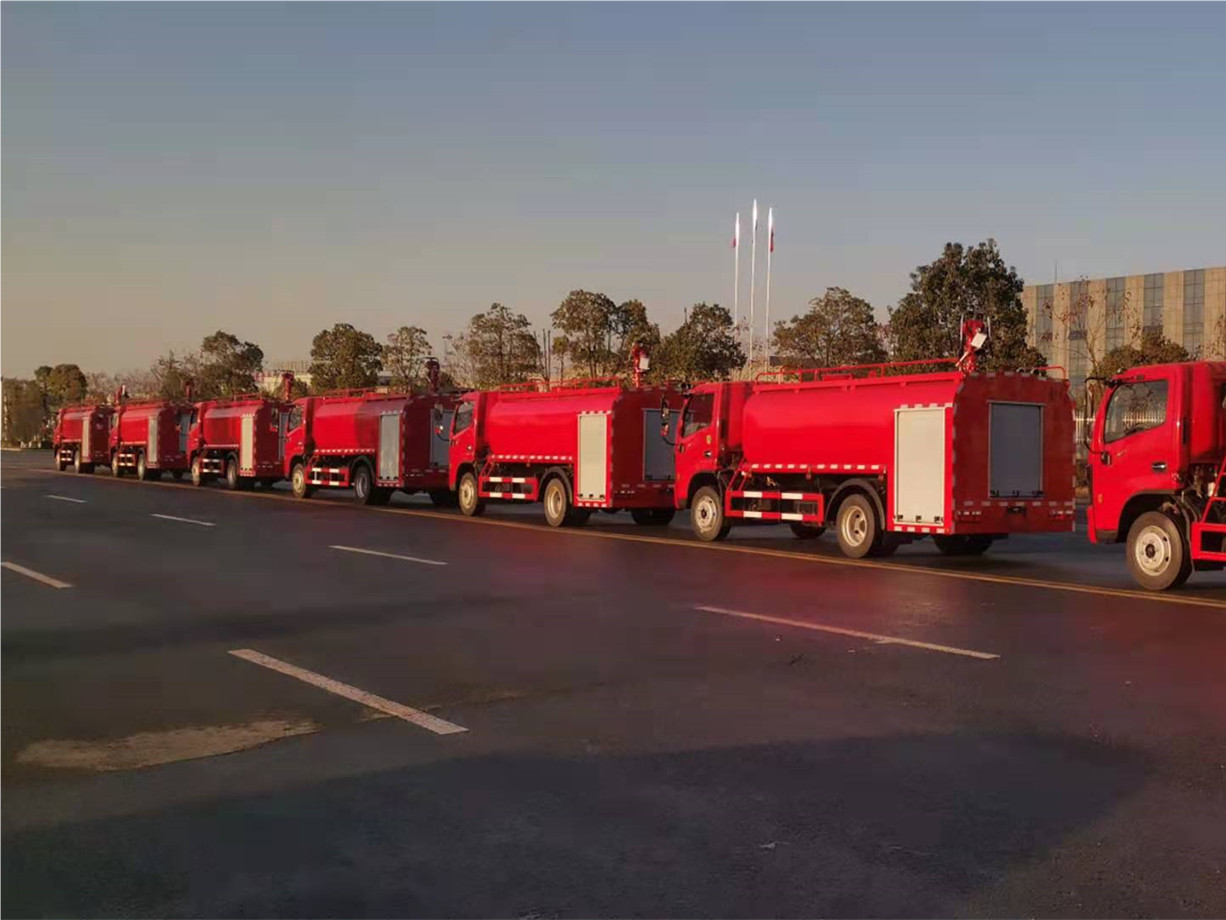 7噸大多利卡消防灑水車(chē)